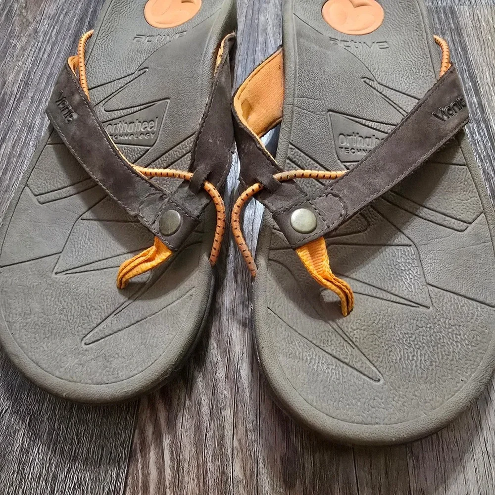 Vionic Cascade Sandals Womens Size 7 Brown Orange Orthaheel Vibram Active Thong